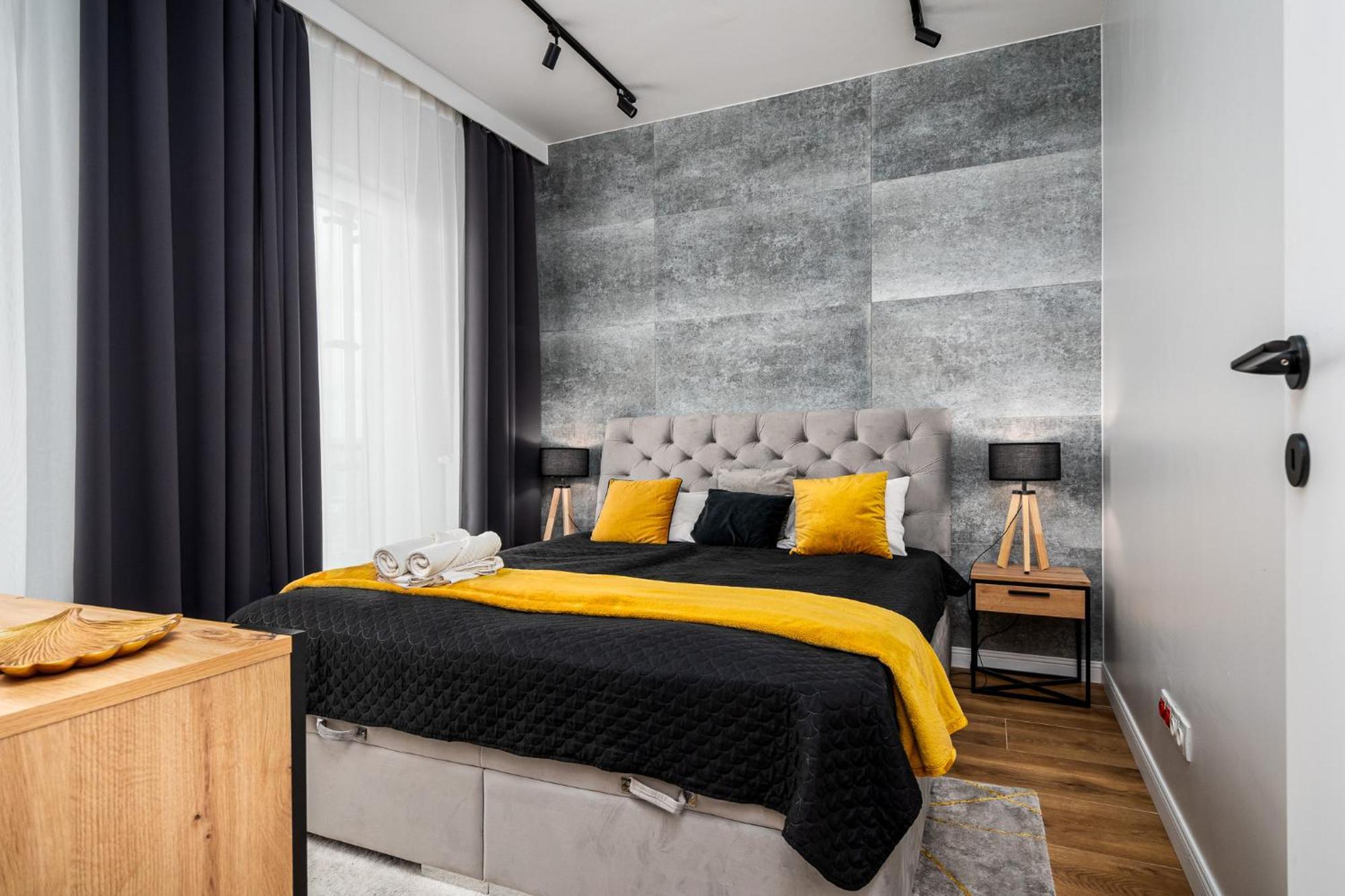 Wola Tower Deluxe Separate Bedroom With Free Garage - By Perfect Apart Варшава Экстерьер фото
